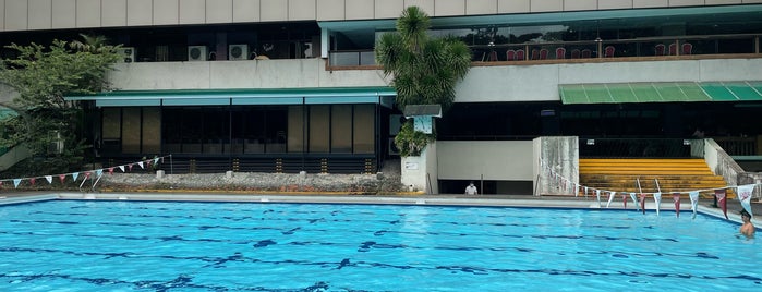 Quezon City Sports Club - Restaurant is one of Tempat yang Disukai Agu.