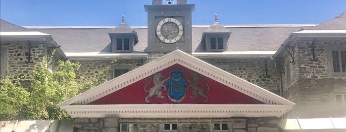 Site patrimonial du Vieux-Séminaire-de-Saint-Sulpice is one of Montreal.