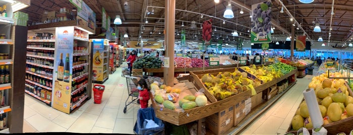 The 15 Best Supermarkets In Brooklyn