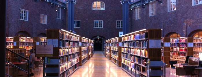 KTH Biblioteket is one of Lugares favoritos de Kristina.