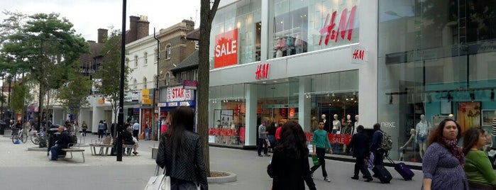 H&M is one of Lieux qui ont plu à Alitzel.