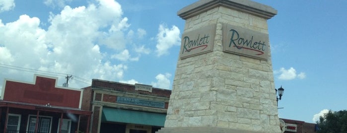 Rowlett, TX is one of Tempat yang Disukai Debbie.