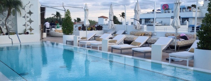 Dream South Beach Hotel is one of Tempat yang Disukai Ultressa.