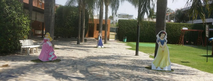 El Recreo is one of play grounds.