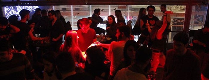 Riot Pub is one of Posti che sono piaciuti a Oğuzhan.