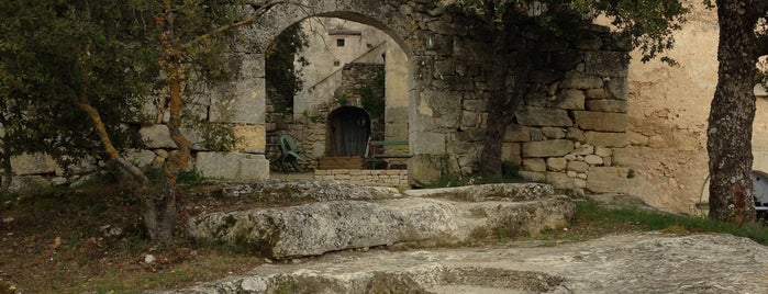 Sivergues is one of Luberon.