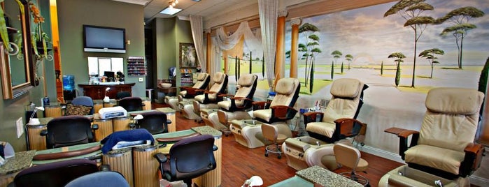 Ultra Lux Day Spa is one of Lugares guardados de Jessica.