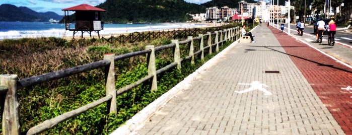 Praia Brava is one of Orte, die Fernando André gefallen.