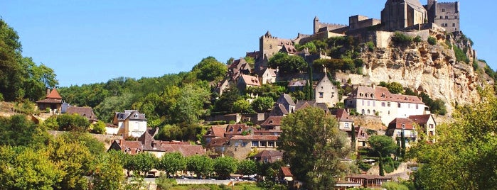 Beynac-et-Cazenac is one of Les Plus Beaux Villages de France.