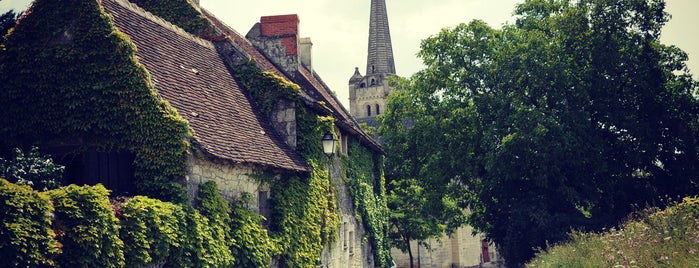 Crissay-sur-Manse is one of Les Plus Beaux Villages de France.