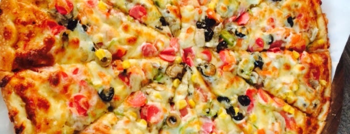 Naninos Pizza is one of Lieux qui ont plu à Ömer.