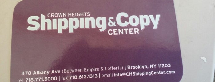 Crown Heights Shipping Center is one of สถานที่ที่ Le ถูกใจ.