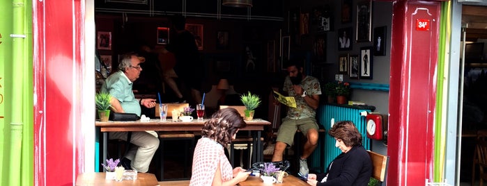 Flashback Cafe is one of kadıköy.