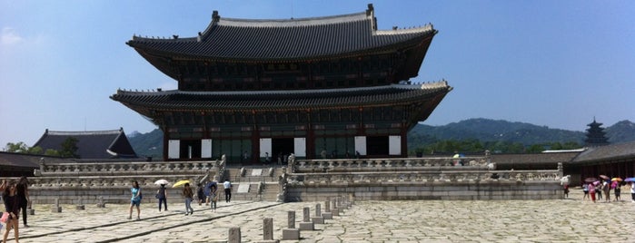Gyeongbokgung Palace is one of Seoul: Walking Tourist Hitlist.