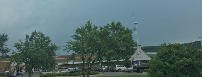 Meijer is one of Michigan places..! <3.