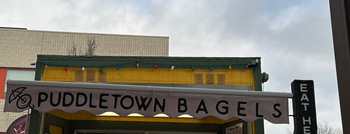 Puddletown Bagels is one of Breakfast to Try (Portland).