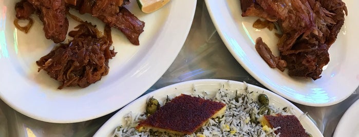 Shandiz Traditional Restaurant | سفره خانه شانديز is one of Ghelyoon | قلیون (تهران).