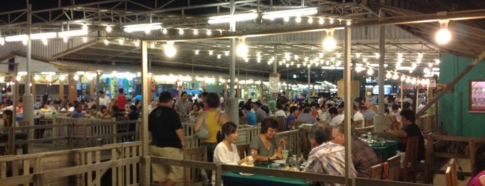 Sang Thai Seafood is one of Orte, die phongthon gefallen.