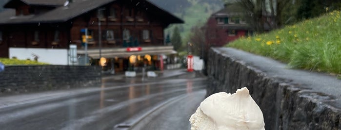 Da Salvi is one of Grindelwald.