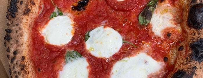 Pizzeria Napoletana is one of Posti che sono piaciuti a daktır.