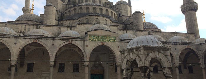 Moschea Nuruosmaniye is one of Posti che sono piaciuti a Elena.