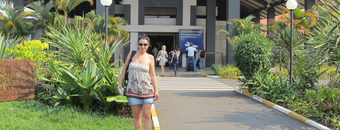 Aéroport International de Siem Reap (REP) is one of Lieux qui ont plu à Elena.