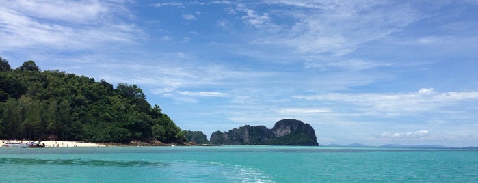 Bamboo House Hotel Phuket is one of ที่พัก หาดกะตะ.