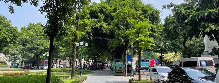 Vườn Hoa Tao Đàn (Tao Dan Park) is one of My favorites for Parks.