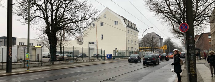 H Herzbergstraße / Industriegebiet is one of Berlin tram line 21.