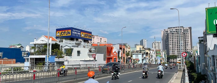 Cầu Kênh Tẻ is one of Сайгон.