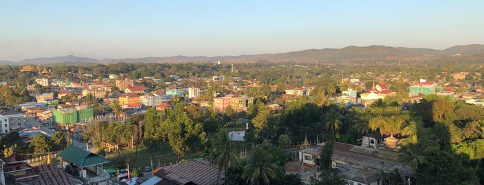 Taung Gwe Pagoda is one of Orte, die Ruud gefallen.