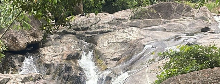 Wang Mai Pak Waterfall is one of คีรีวงศ์.