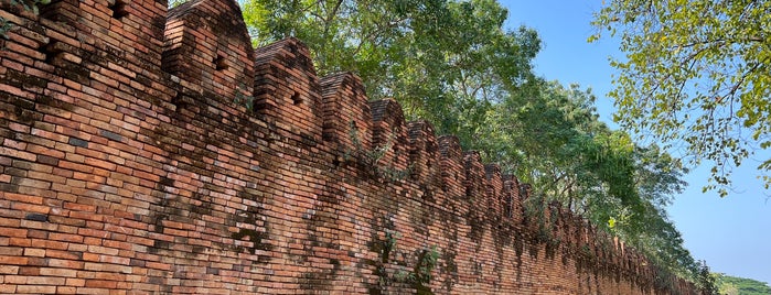 กำแพงเมืองเก่าน่าน is one of กระซิบรักเมืองน่าน.