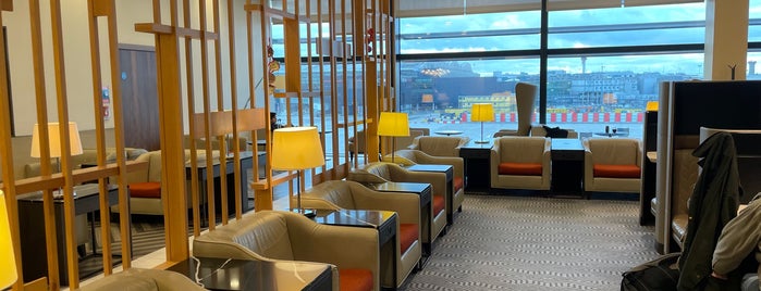SilverKris Lounge is one of Airports.