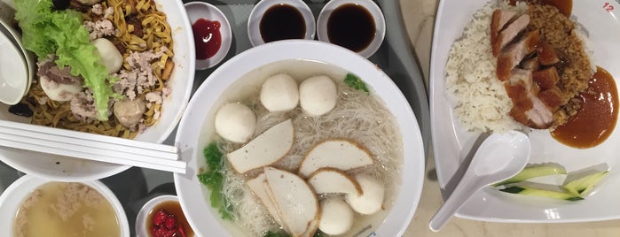 Lai Heng Fishball Noodles 來興魚圓面 is one of สถานที่ที่ Kit&kafoodle ถูกใจ.