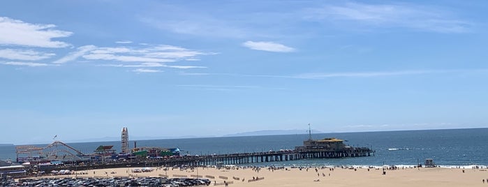 Santa Monica State Beach is one of Lieux qui ont plu à Senator.