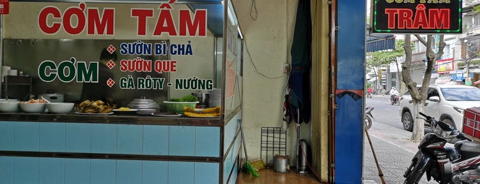 Cơm Tấm Trâm is one of Da Nang Food.