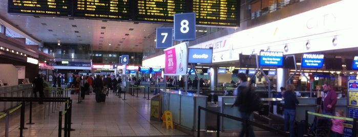 Terminal 1 is one of Dublin.