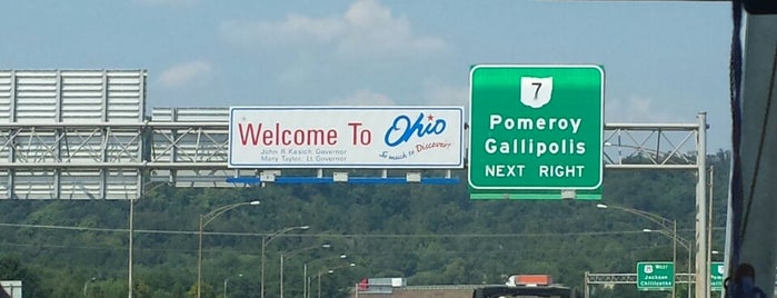 Ohio-West Virginia State Line is one of Amandaさんのお気に入りスポット.