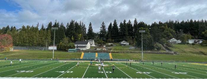 rex putnam high school soccer field is one of Locais curtidos por Peter.