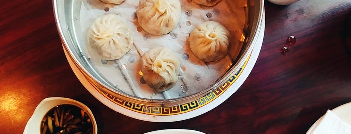 Dumpling House is one of Lugares favoritos de Sean.