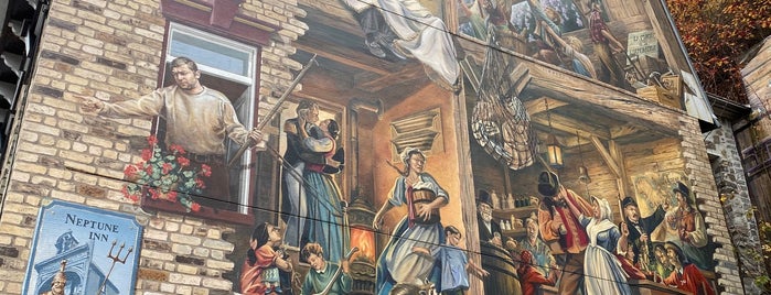 Fresque du Petit-Champlain is one of À la découverte des fresques.