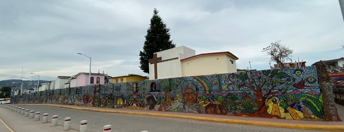 Mural Isaiah Zagar en Zacatlan is one of Locais curtidos por Rodrigo.
