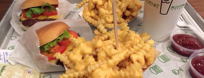 Shake Shack is one of Onur'un Beğendiği Mekanlar.