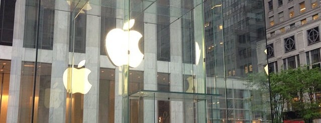 Apple Fifth Avenue is one of The Midtown East List by Urban Compass.
