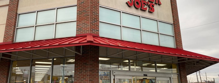 Trader Joe's is one of Staten Island places.