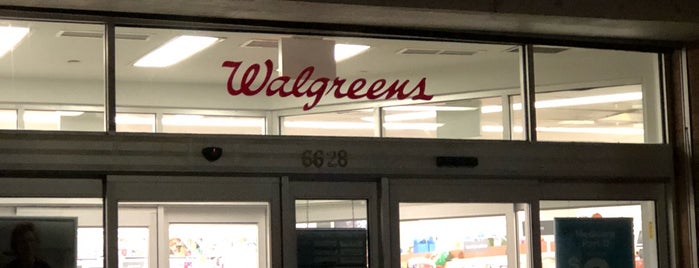 Walgreens is one of Eddie'nin Beğendiği Mekanlar.