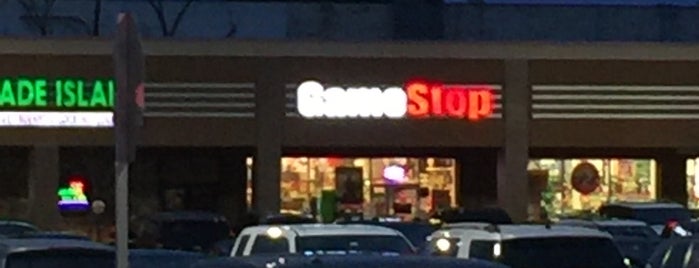 GameStop is one of SI Mall.