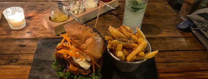 Bonita Burgers is one of Tulum Nisan 2019.