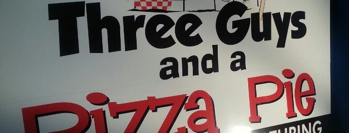 Three Guys and a Pizza Pie is one of Randal'ın Beğendiği Mekanlar.